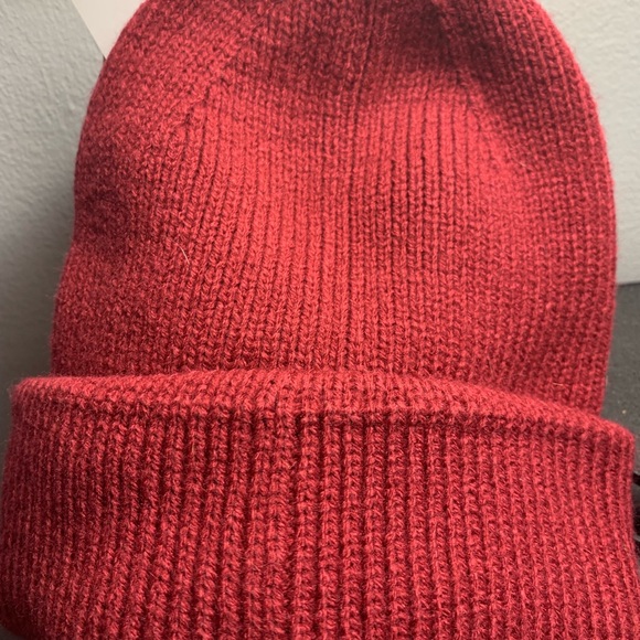 NWT Carhartt Cherry Red Ribbed Beanie - Picture 4 of 5